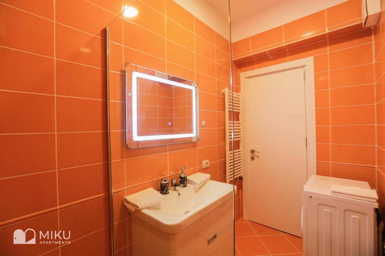 Miku Apartment - Perfect 1Bedroom At Komuna E Parisit Тирана Екстер'єр фото